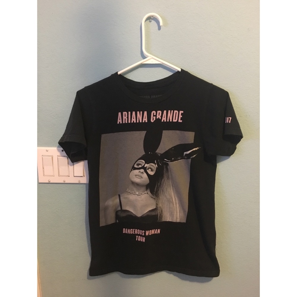 Ariana grande dangerous woman tour shirt
